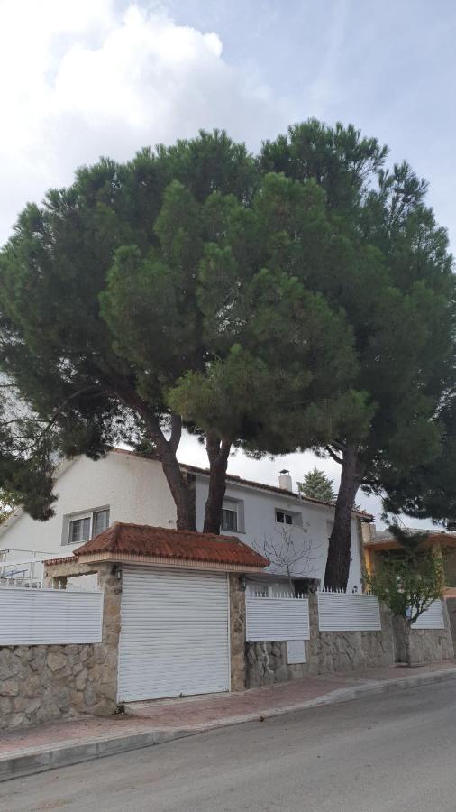 Hotel Casa Pinares à Mostoles Extérieur photo